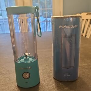 BlendJet 2 Mint Portable Blender